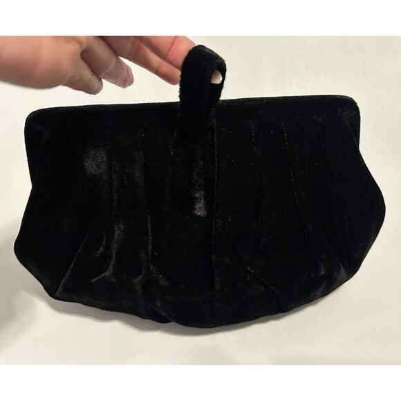 Antique Velvet Clutch Purse with Jeweled Detail and Beauty Accessories - Picture 6 of 16